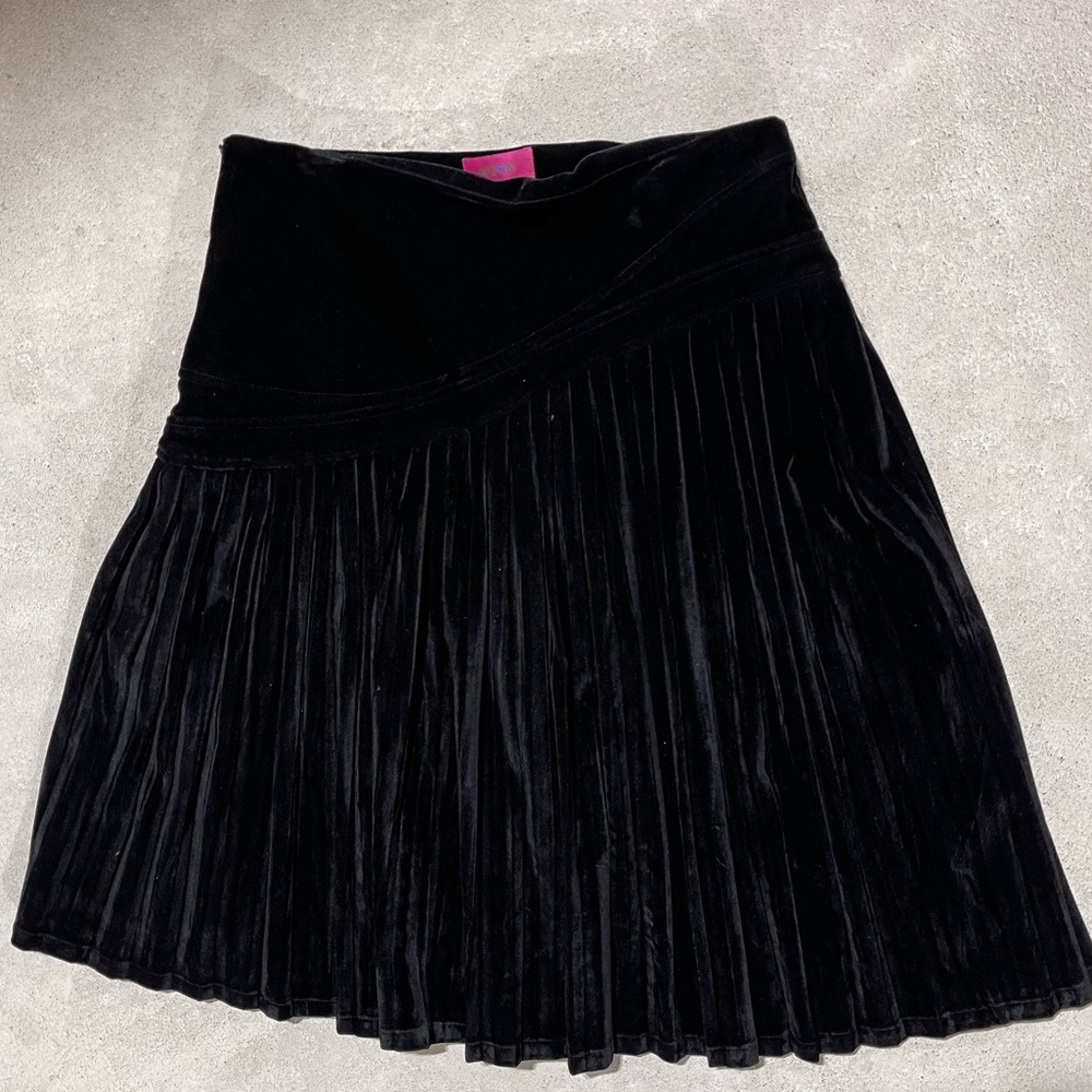 Pleated Black suede a-line skirt